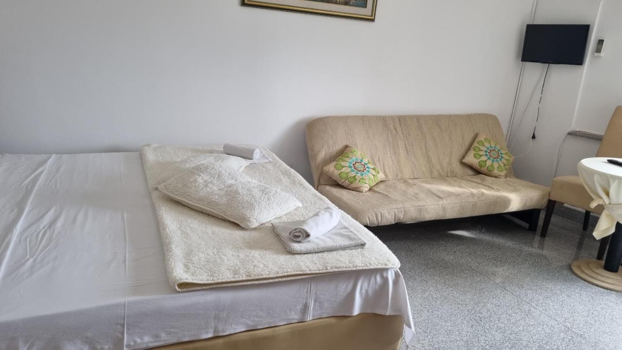 Laura Rooms Medulin Exterior foto